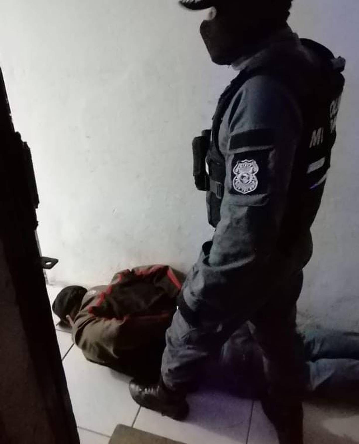 Policía de Migración realizó un allanamiento en Bar Tencha en Cartago