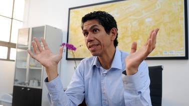 Luis Amador: ¿Logró salir del país el exministro luego de que le cayera el OIJ?