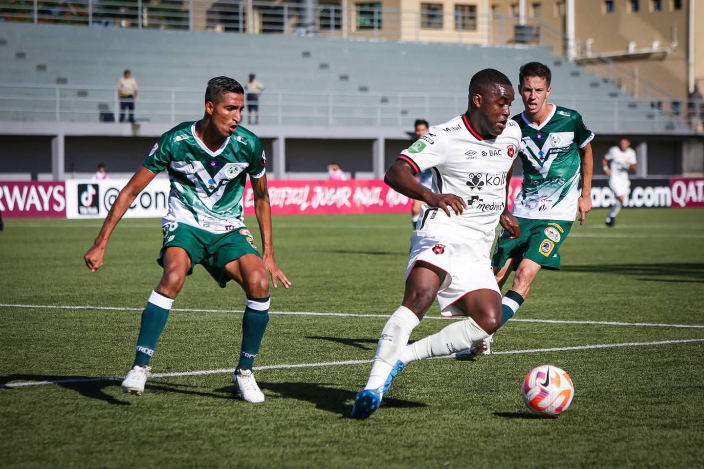 Joel Campbell jugó 67 minutos en el partido entre Verdes y Alajuelense en Belice.