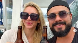 Luchadora de WWE se la pasa de lujo en Costa Rica y hasta con birra en mano