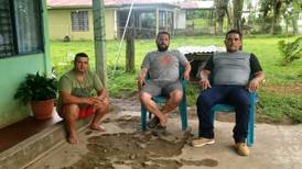 Pescadores ticos aseguran que fueron capturados por soldados nicaragüenses