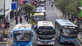 Ojo con las noticias falsas sobre las tarifas de buses para adultos mayores