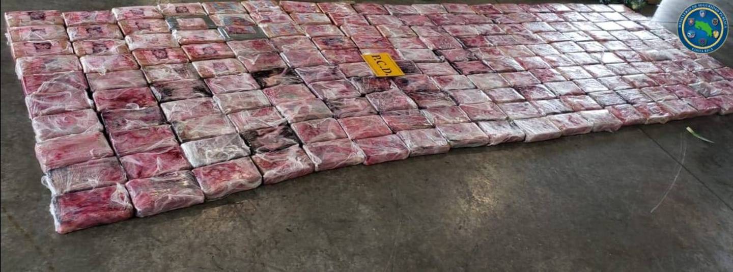 Cada kilo de cocaína multiplica su valor al llegar a suelo europeo, por eso las mafias buscan todos los métodos para introducirlos en cargas que cómplices esperan en el viejo continente. Foto: Cortesía MSP.