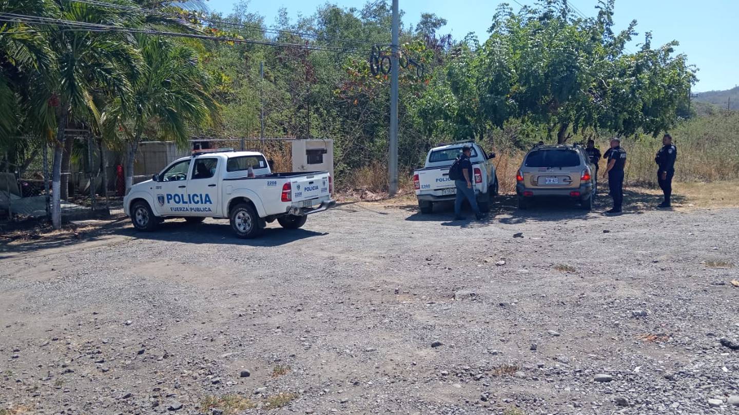 Un cuerpo en avanzado estado de descomposición fue hallado en Mata Limón de Caldera, Puntarenas. Foto: Cortesía para La Teja