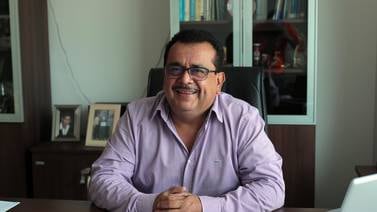 OPINIÓN: El alcalde Carlos Viales y su tardía renuncia al pago salarial