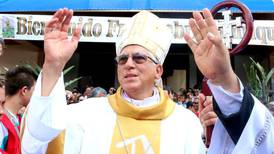 Obispo de Pérez Zeledón se quebró tres costillas en vuelco