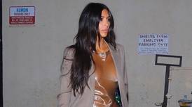 Kim Kardashian alborota las redes con un vestido transparente