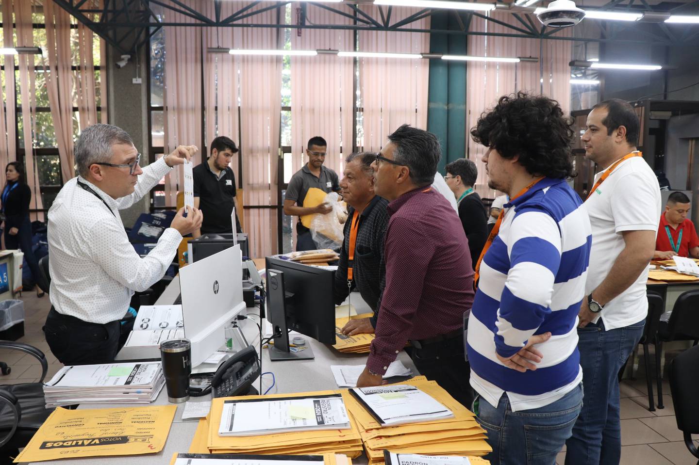 Este jueves se llevó a cabo el conteo de los votos de Orotina y Palmares de las elecciones municipales.