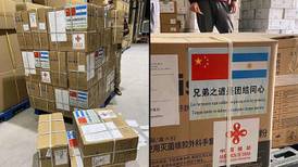 Avión cargado con miles de batas, mascarillas y guantes llega desde China 