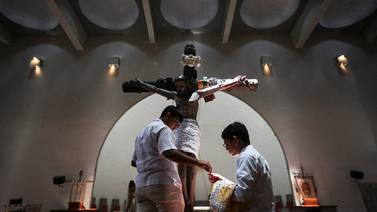 Fieles celebraron viacrucis dentro de los templos en Nicaragua