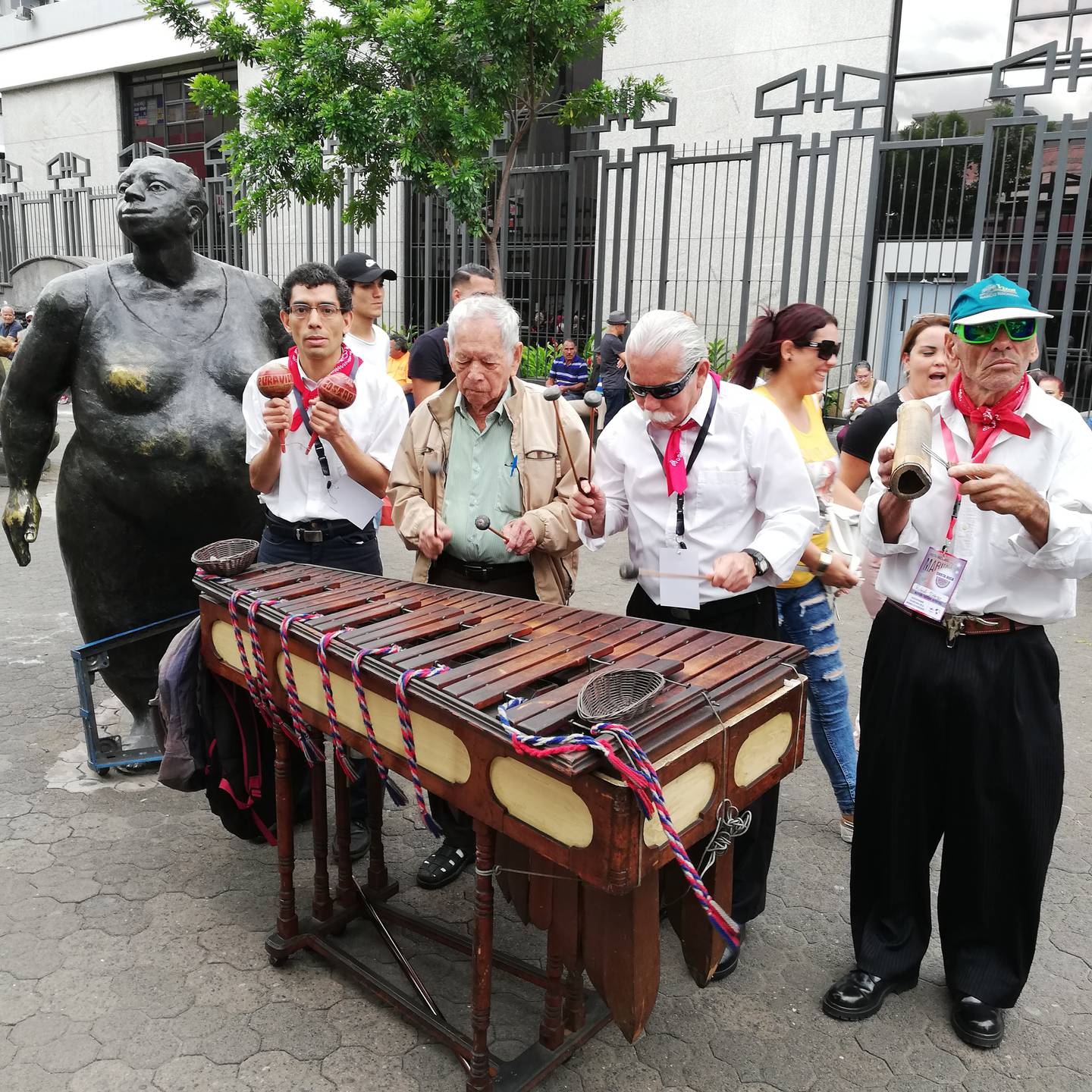 30 de noviembre del 2019, Día nacional de la marimba. La marimba Costa Rica tiene 30 años de creada, es de los alajueliteños Rolando Jiménez, José Antonio Zapata, Víctor Cordero y Felipe Basto.