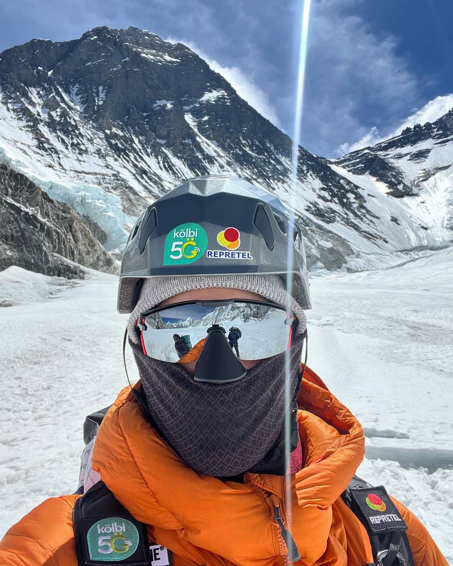 Daniel Vargas en su expedición por conquistar el Monte Everest 2024.
