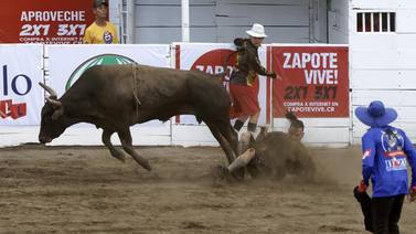 Los Súper Amigos están todos agüevados porque quedaron fuera de los toros de Zapote a última hora 