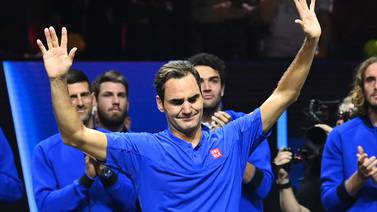 Su majestad, Roger Federer, se retira del tenis con una derrota y entre lágrimas