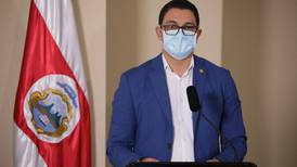 Ministro de Salud denunciará a los funcionarios de salud que no se vacunen