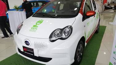 Empresa china presentó el carro eléctrico más barato del país 