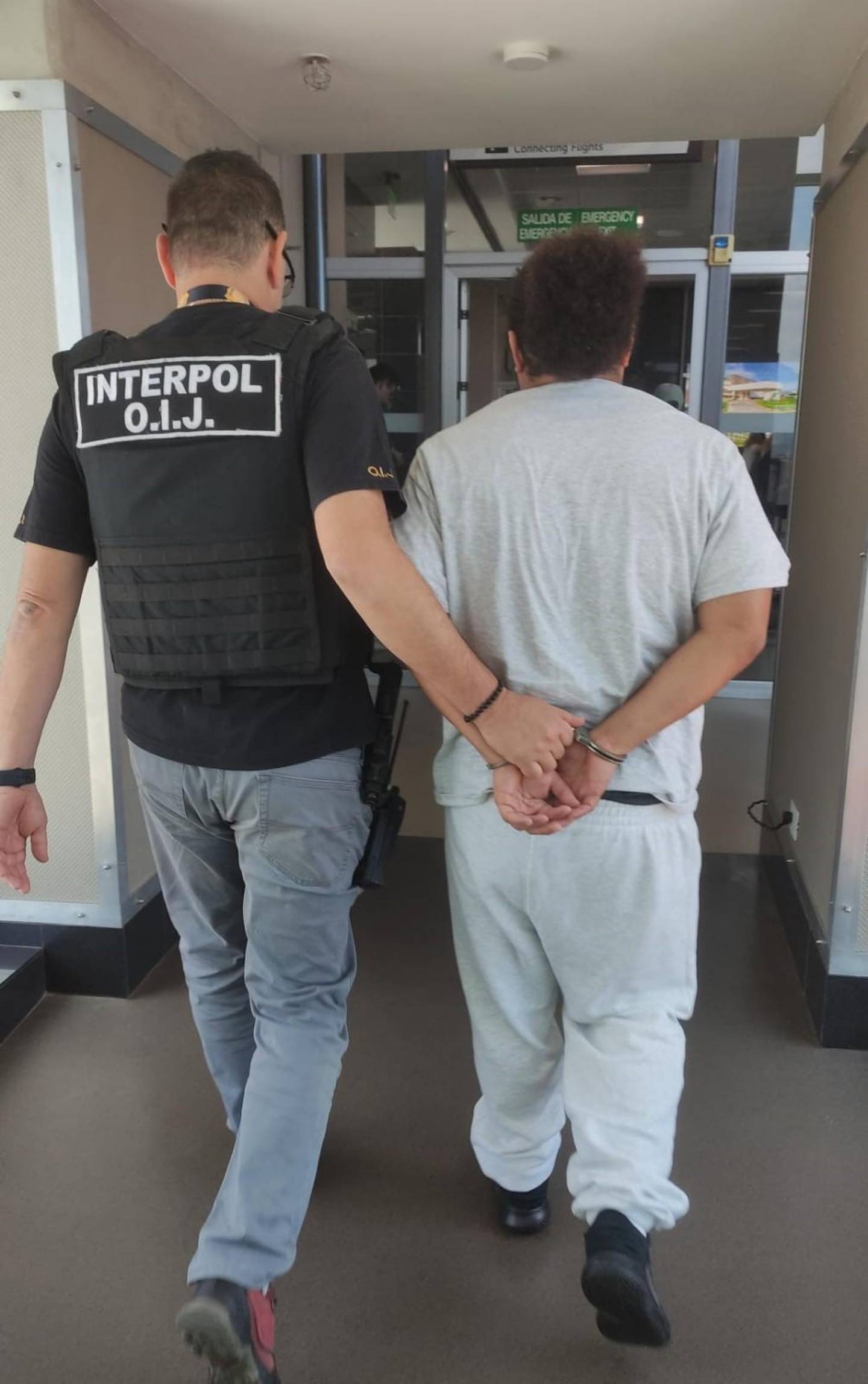 Un costarricense fue detenido en el aeropuerto era requerido por tráfico internacional de drogas