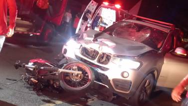 Choque entre carro y motocicleta dejó a un fallecido en Guanacaste