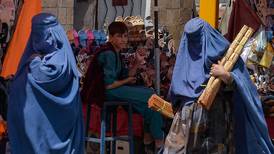 Las 29 prohibiciones de los talibanes a las mujeres