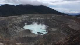 Volcán Poás da varias señales que tienen preocupadas a las autoridades 