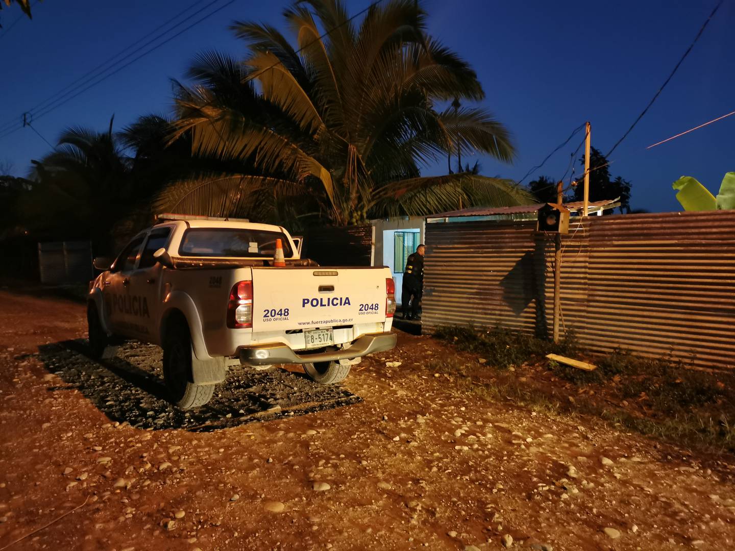 Al amanecer de este domingo las pesquisas policiales seguían en Duacarí, para buscar al responsable de matar al peluquero. Foto: Reiner Montero.