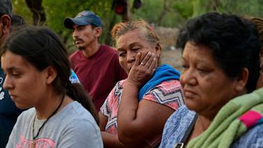 Noticia apaga las esperanzas de familias de mineros mexicanos atrapados 