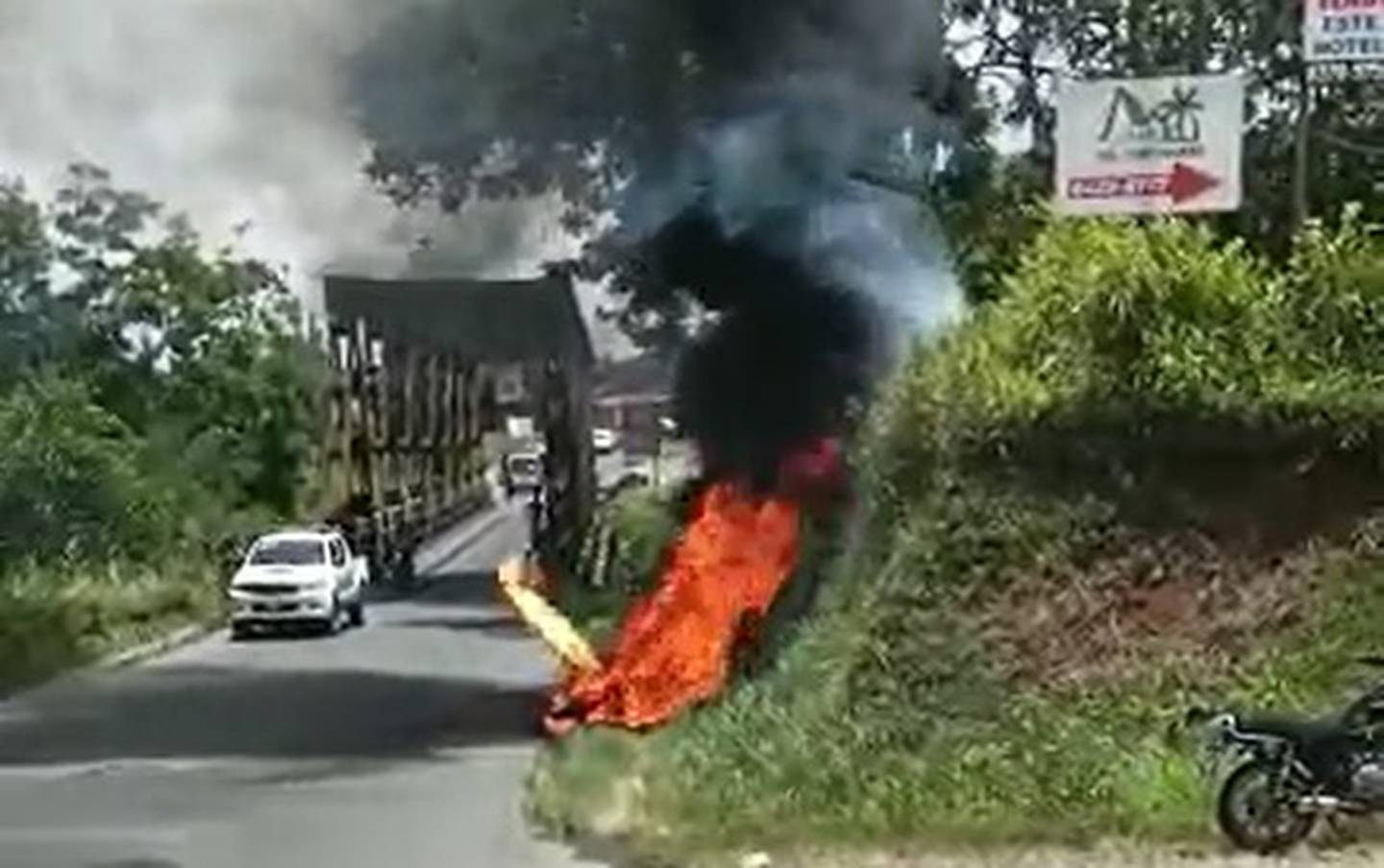 El motociclista sufrió quemaduras en todo su cuerpo. Foto cortesía.