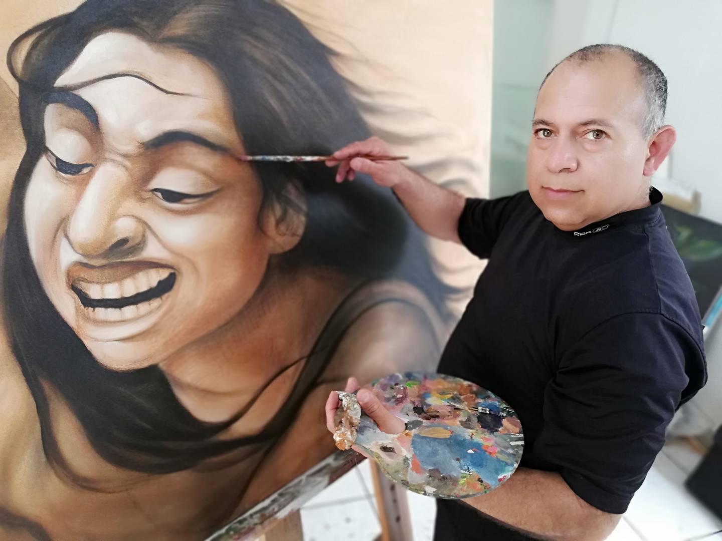 Civilización indígena desaparecida hace siglos contacta a pintor Claudio Medrano para que los retrate