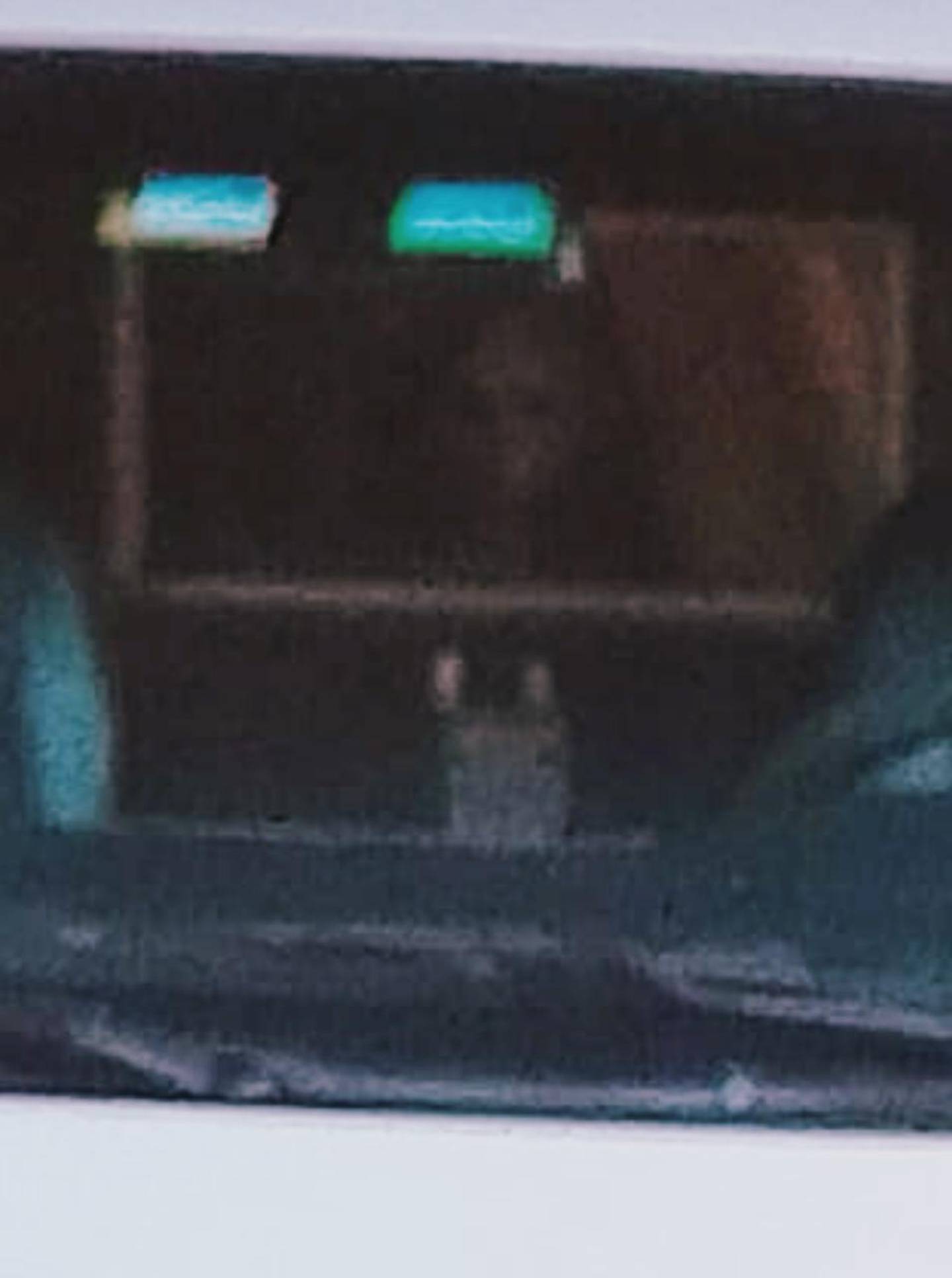 El pasado sábado 7 de agosto en una foto posiblemente apareció el fantasma de una niña en el edificio de la Cruz Roja de San Isidro del General de acuerdo a la información del grupo Investigación Paranormal CR