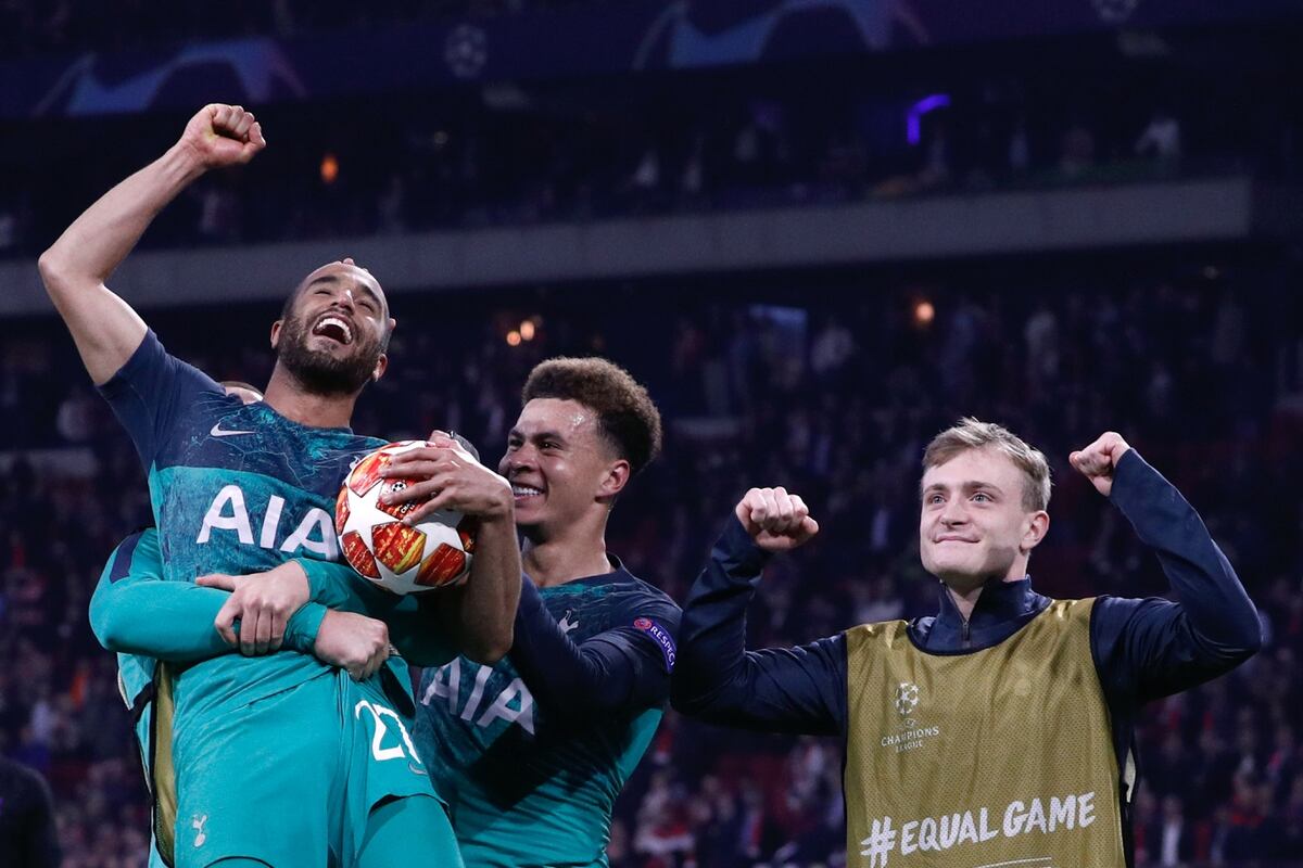 Jugadores del Tottenham se inspiraron en el Liverpool para superar al