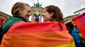 Gays podrán casarse y adoptar hijos en Alemania a partir del domingo