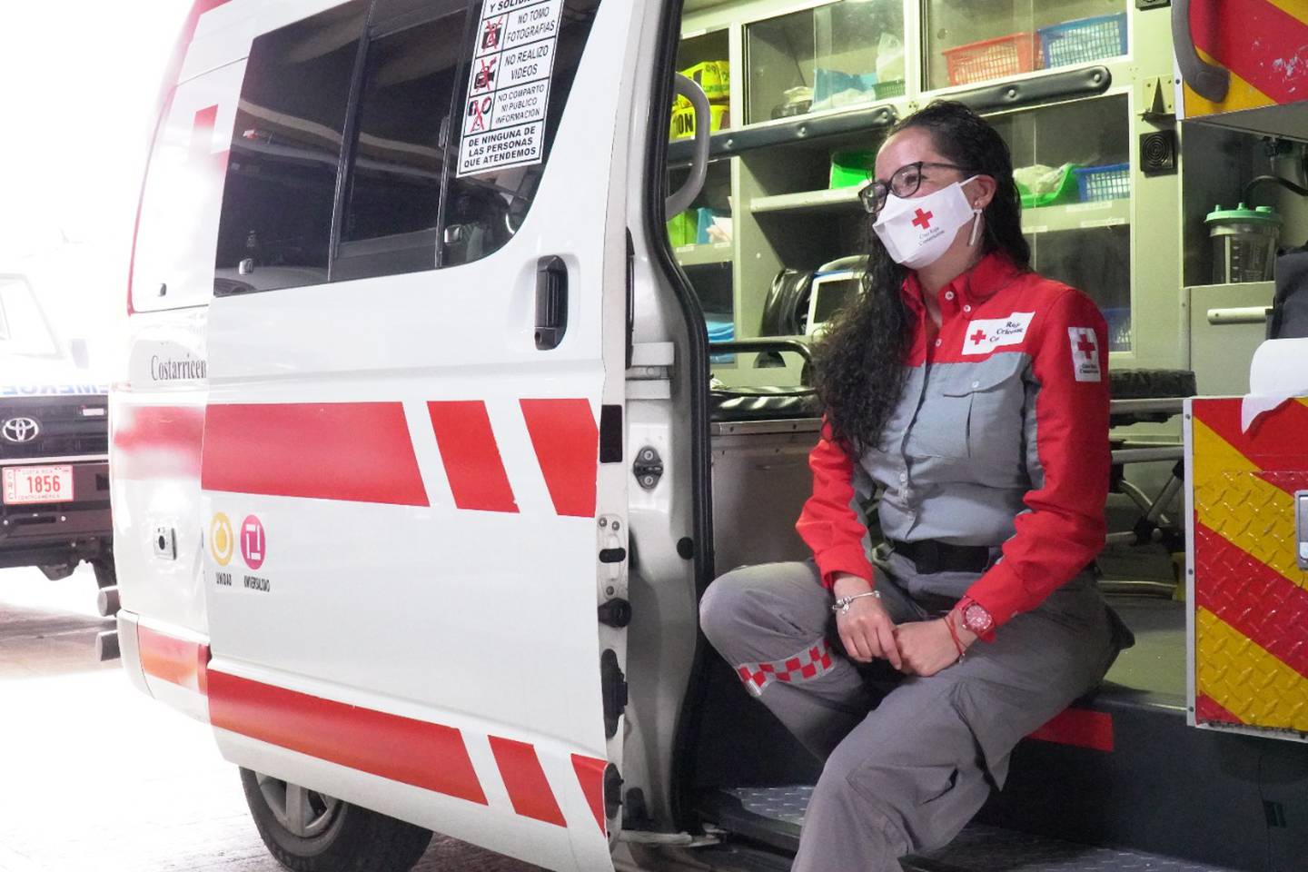 Dyanne Marenco González, cruzrojista voluintaria desde los 15 años, es la primera mujer, en los 136 años que tiene de existir en Costa Rica la Cruz Roja, que es nombrada presidenta de la institución.