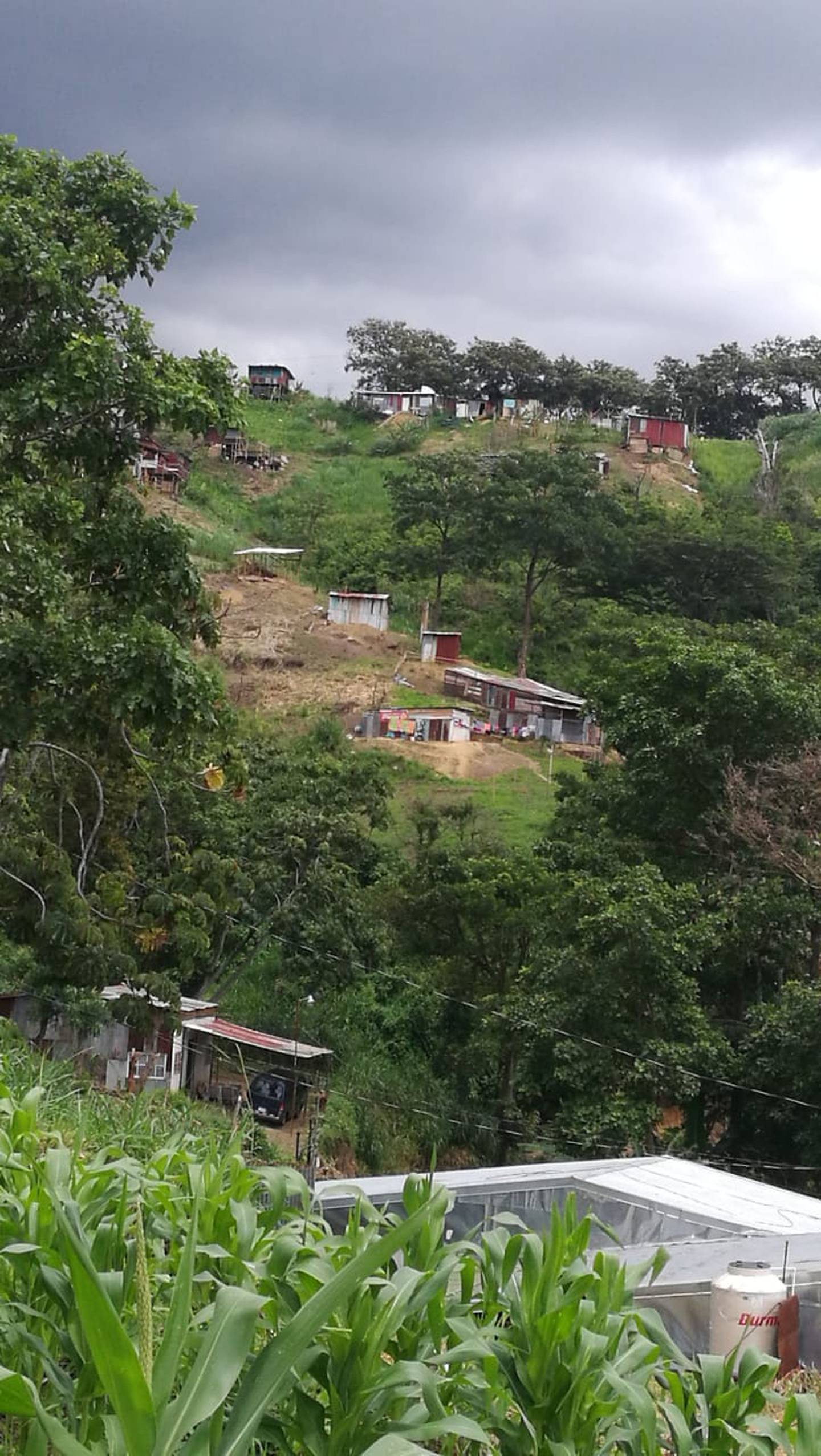 Precario Linda Vista de Alajuelita, conocido popularmente como La Chanchera