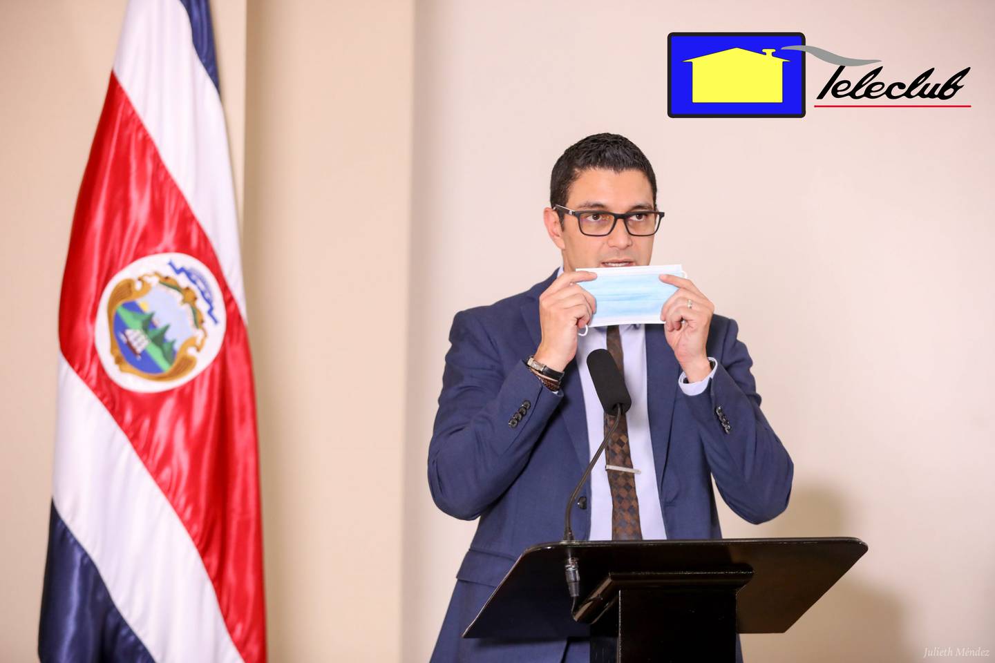 Teleclub le saca sonrisa a ministro de Salud,  Daniel Salas, en medio de la pandemia