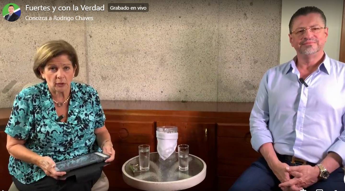 Rodrigo Chaves y Pilar Cisneros realizaron un Facebook Live el último día antes de las presidenciales del 2022