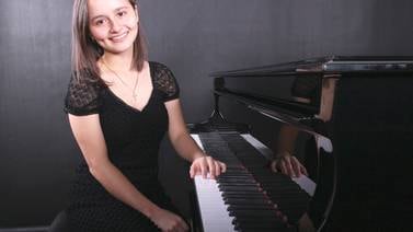 Tica se fue para Rusia desde los 13 años y ahora triunfa como pianista: “Me tocó dormir en colchonetas”