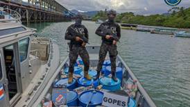 Tres ticos y cuatro colombianos caen en dos embarcaciones con cocaína