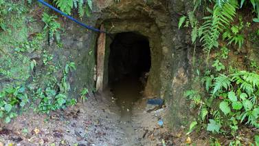 Minero muere al caer junto a compañero en túnel de 75 metros en Abangares