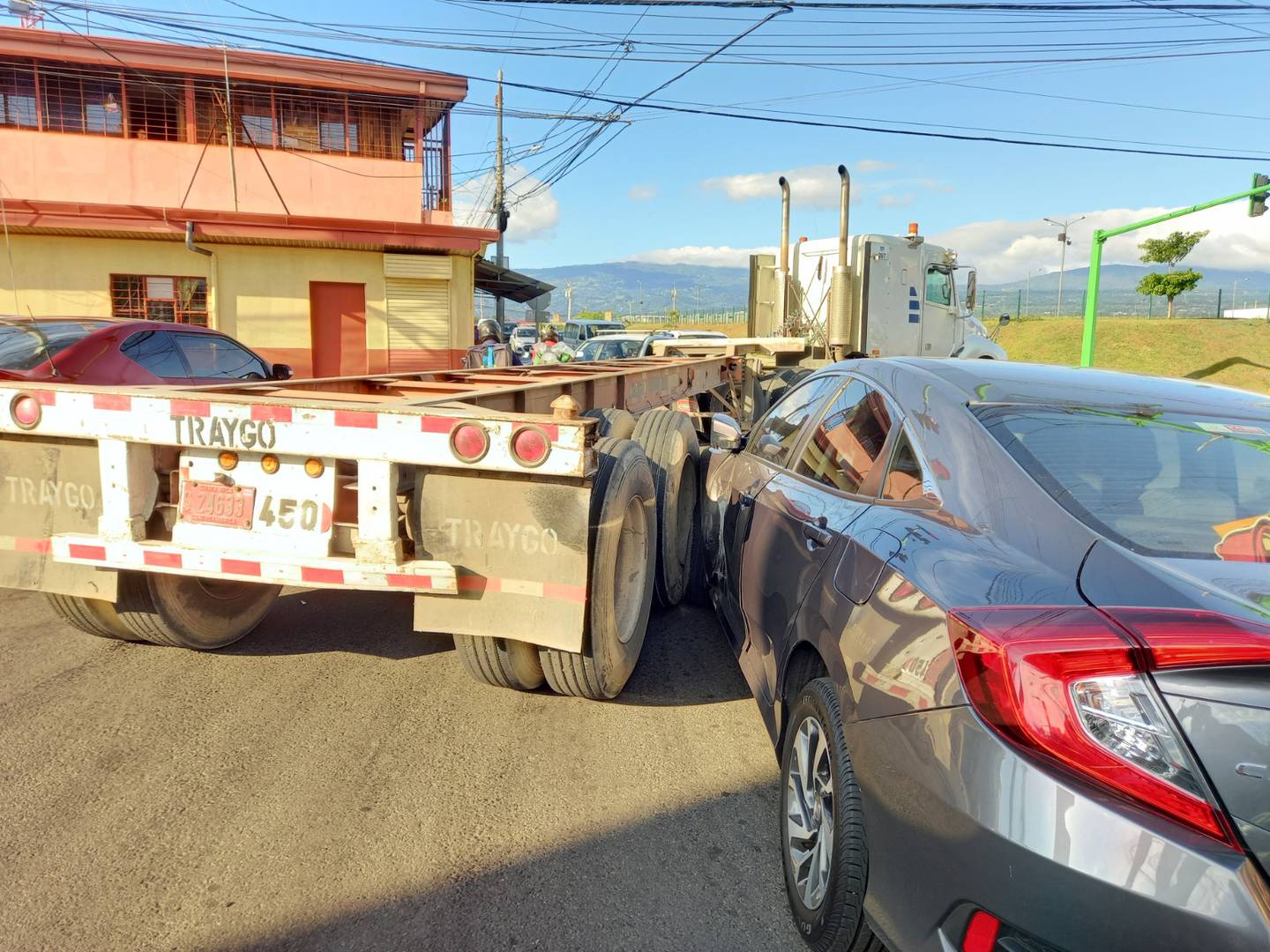 El pasado mes de noviembre nos demostró a todos los costarricenses que sí se pueden bajar los números de muertes en carretera ya que fue el mes con menos fallecidos, 33 en total, según confirma la Policía de Tránsito
