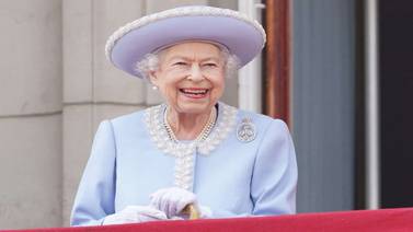 Médicos de la Reina Isabel II preocupados por su frágil salud