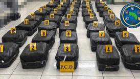 Policías decomisan más de dos mil paquetes de cocaína durante megaoperativo en Limón