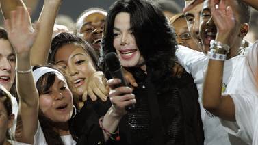 Fans de Michael Jackson demandan a personas que lo acusaron de abuso sexual