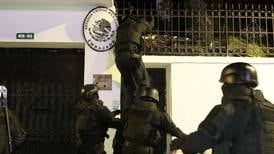 Autoridades de Ecuador invaden embajada de México y detienen a exvicepresidente refugiado 