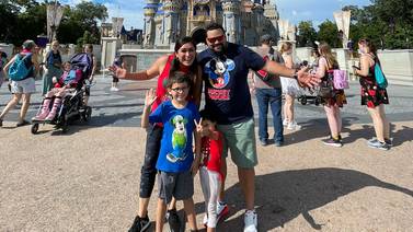 Gustavo Gamboa y su familia están listos para romperla en el show de Disney Junior