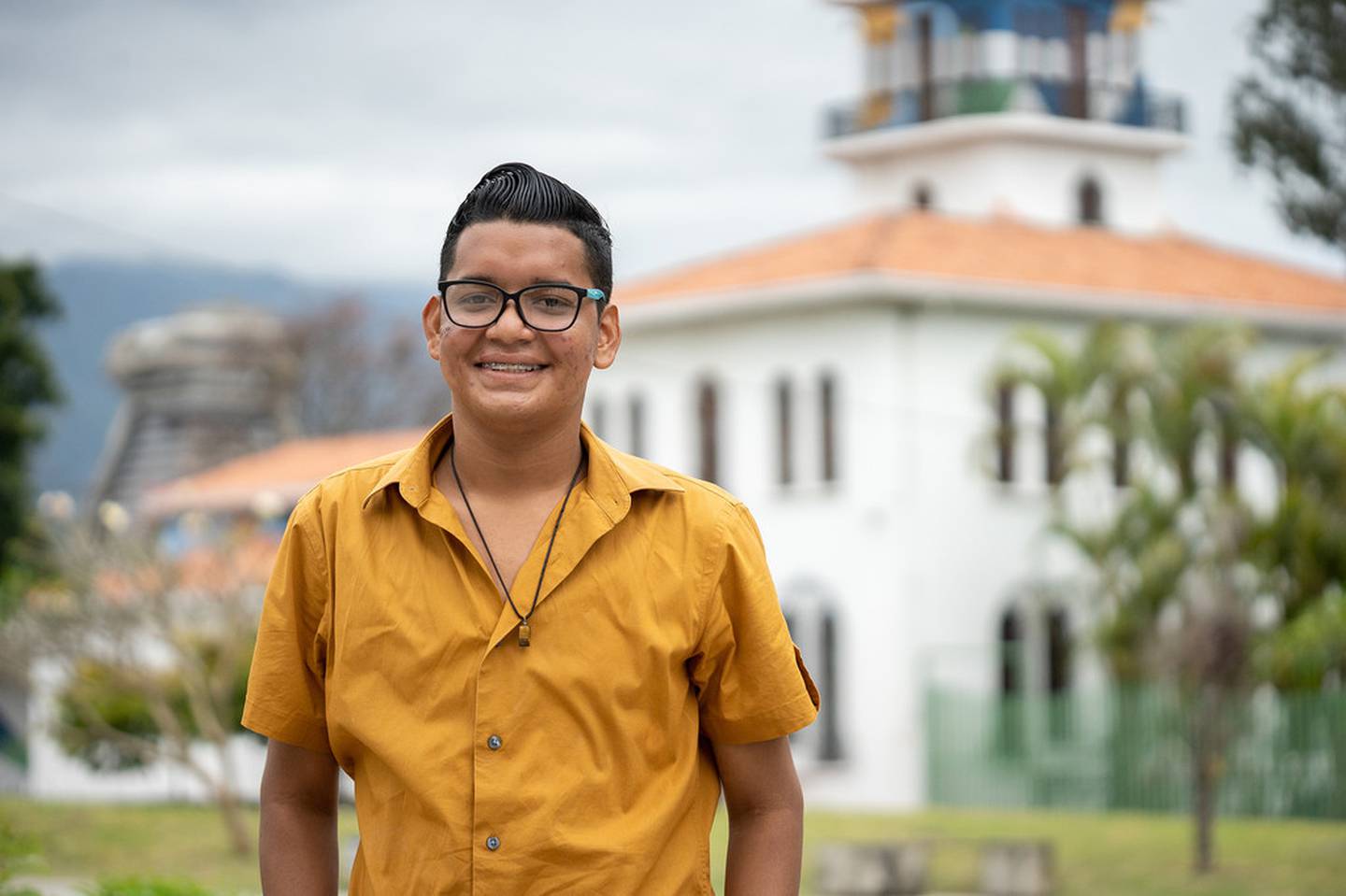John Mora es un migrante nicaragüense que vive en Costa rica y que se alegra de haber podido encontrar en este país las oportunidades que andaba buscando para crecer en sus estudios y sus sueños profesionales