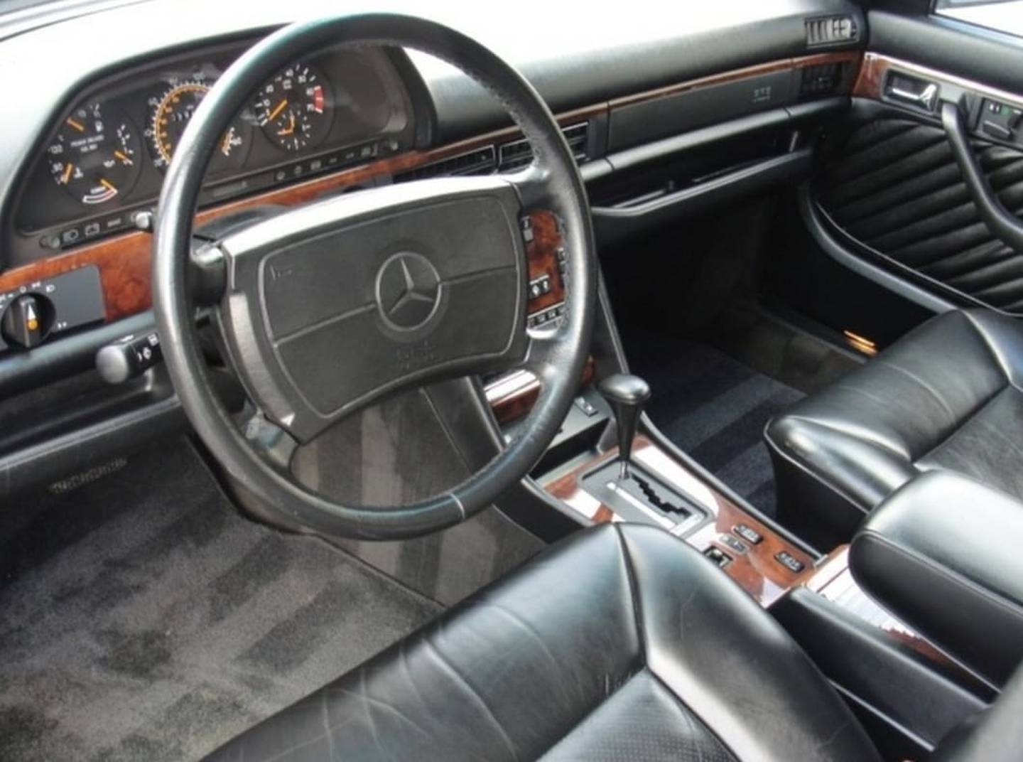 Mercedes Benz del año 85, propiedad de Alejandro Betancourt. Cortesía.