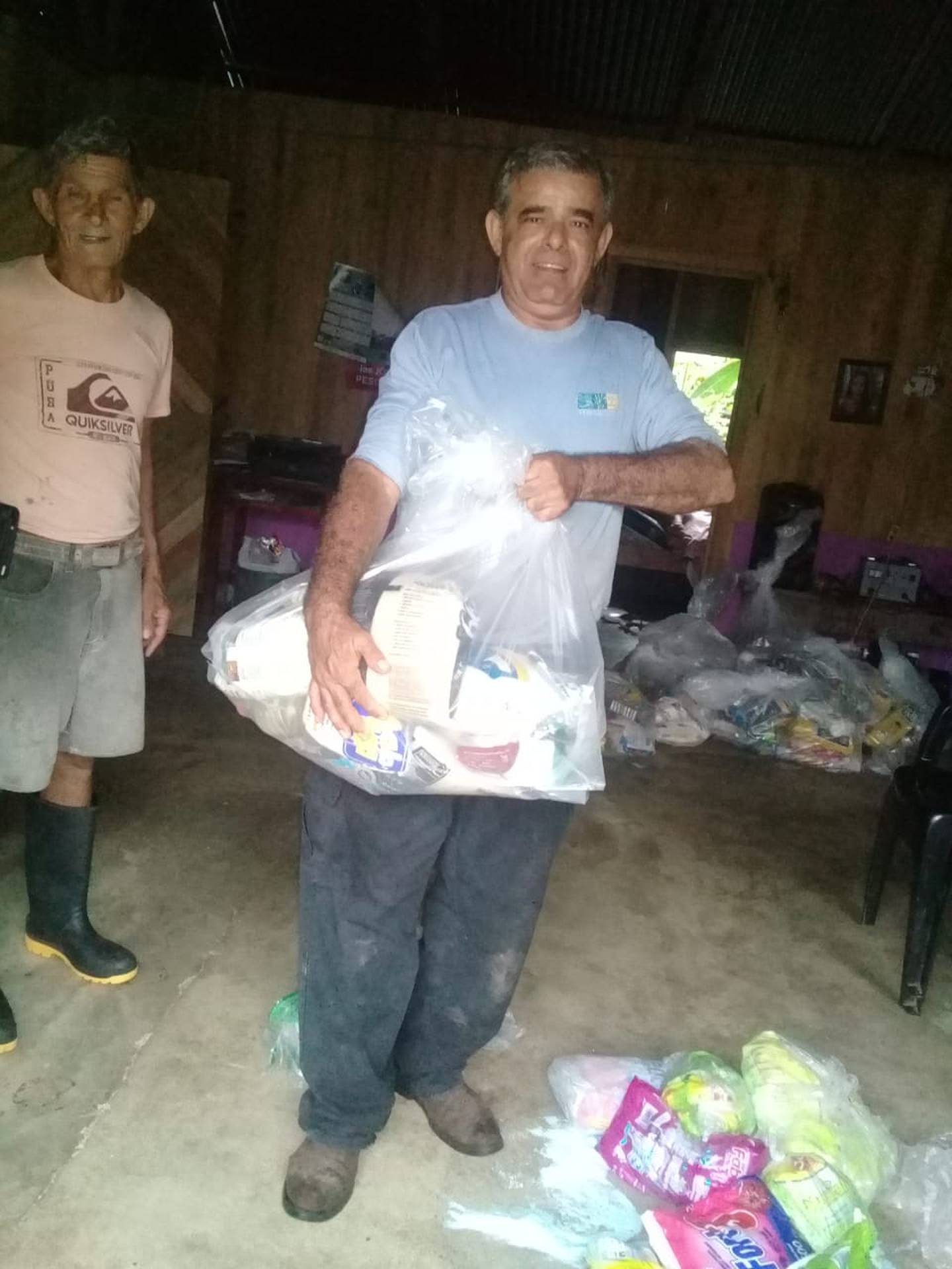 Familias de pescadores y molusqueros artesanales de la Zona Sur recibieron gran ayuda