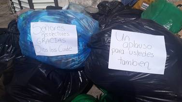 Un aplauso a los brumosos: Dejaron linda sorpresa  recolectores de basura 