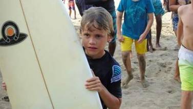 Surfista de 8 años salvó a niñita en Limón