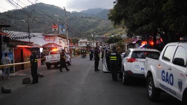 Policía de Alajuelita recibe un disparo en el cuello y a otro oficial de Golfito le dan un puñetazo mientras trabajaba 